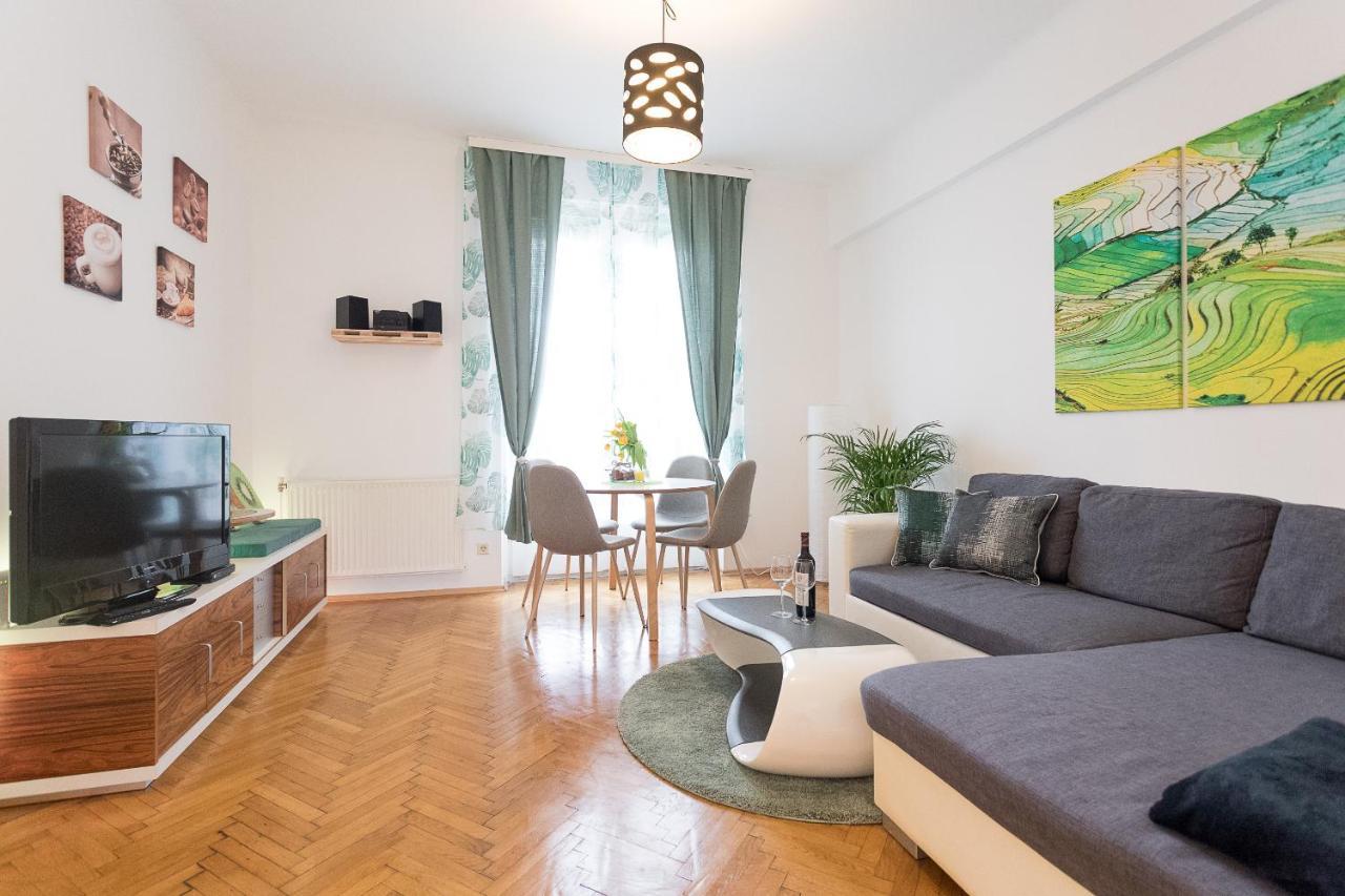 Apartamento French Balcony - 45M² - Szeneviertel Viena Exterior foto