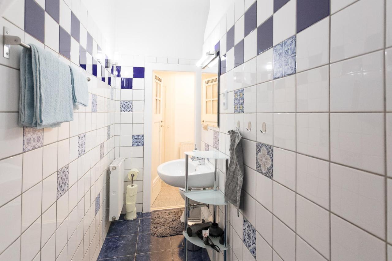 Apartamento French Balcony - 45M² - Szeneviertel Viena Exterior foto