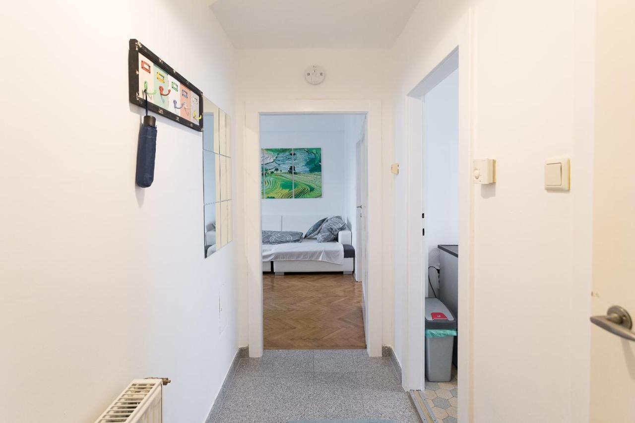 Apartamento French Balcony - 45M² - Szeneviertel Viena Exterior foto