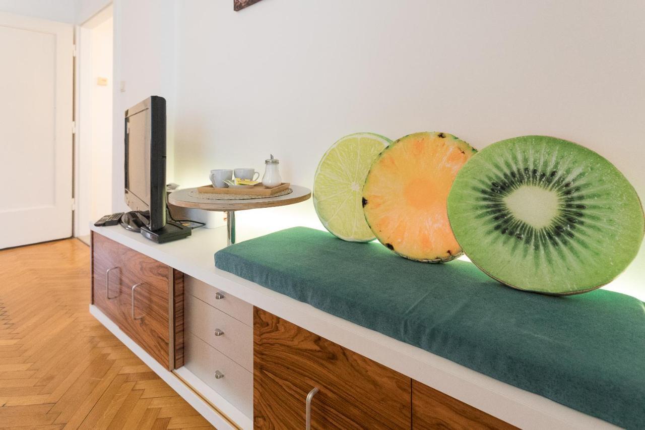 Apartamento French Balcony - 45M² - Szeneviertel Viena Exterior foto